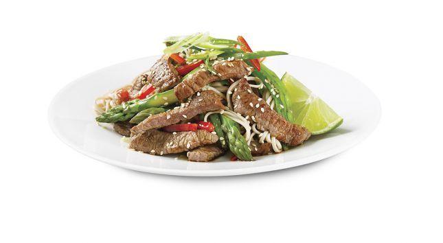 Warm lamb salad with noodles