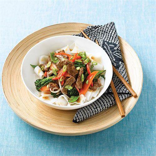 Beef stir-fry with fresh rice noodles